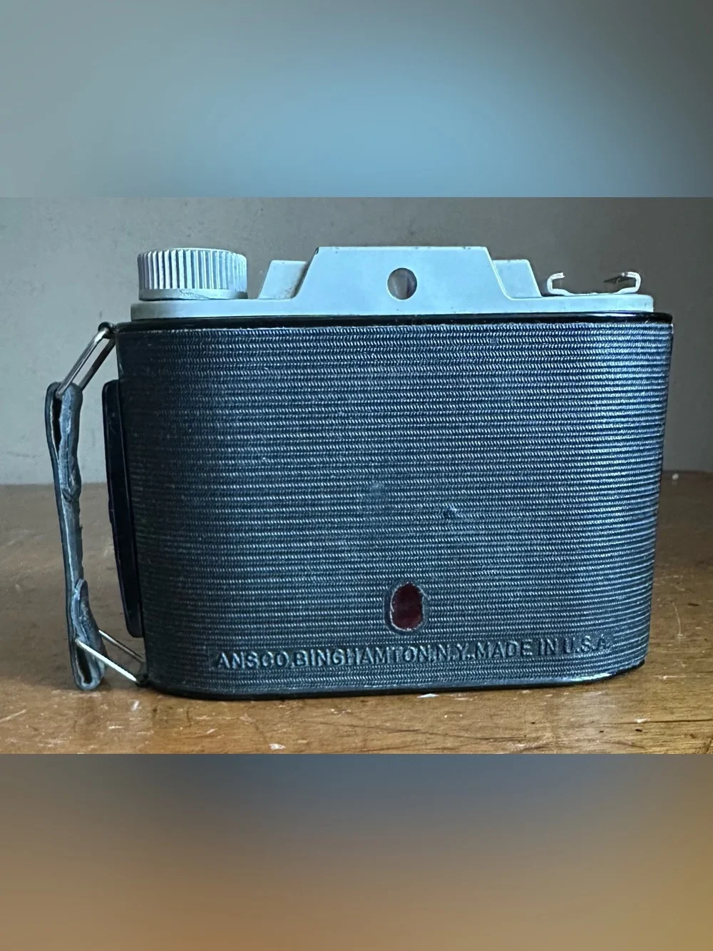 Flash Clipper Vintage Camera in Black with Brown Case